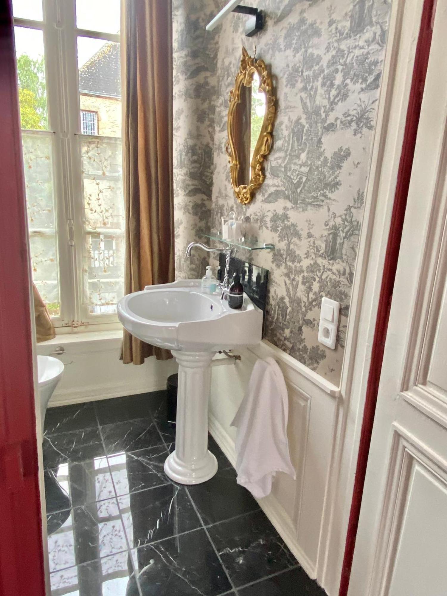 L'Hotel De Herce Chambre D'Hote Mayenne Εξωτερικό φωτογραφία